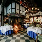 Romantik Hof Zur Linde Hotell 4*