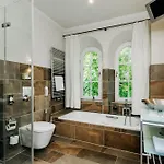 Hotell Romantik Hof Zur Linde 4*