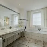 Romantik Hof Zur Linde Hotell