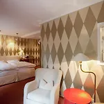 Romantik Hof Zur Linde Hotell Munster (North Rhine-Westphalia)
