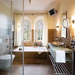 Romantik Hof Zur Linde 4*