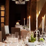 Romantik Hof Zur Linde Отель 4*