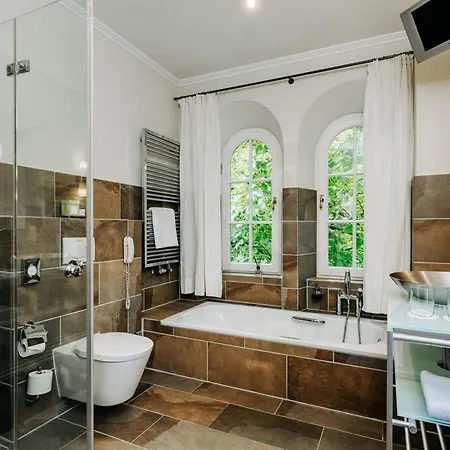 Hotel Romantik Hotel Hof Zur Linde 4*