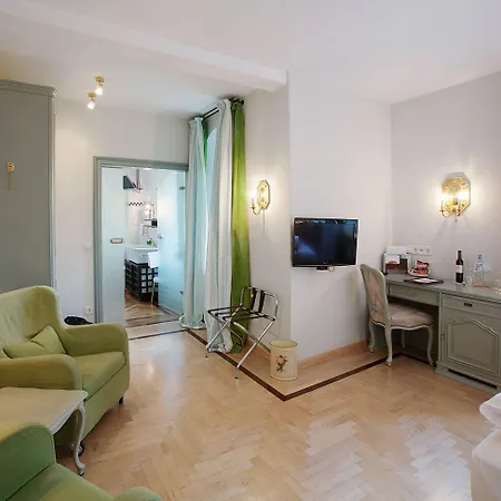 Romantik Hof Zur Linde Hotel Munique