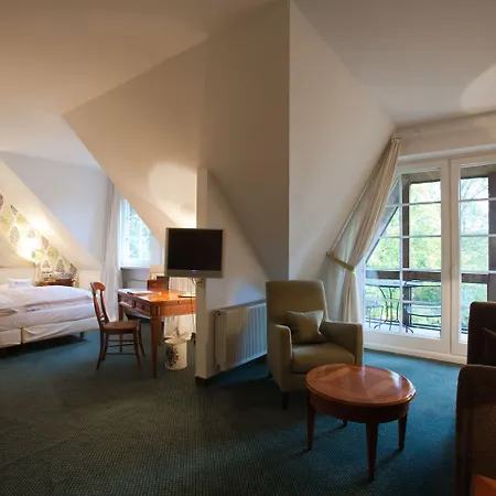 Romantik Hof Zur Linde Hotel Munique