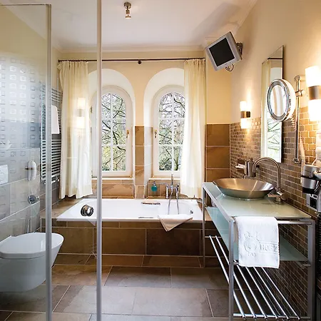 Romantik Hof Zur Linde 4*