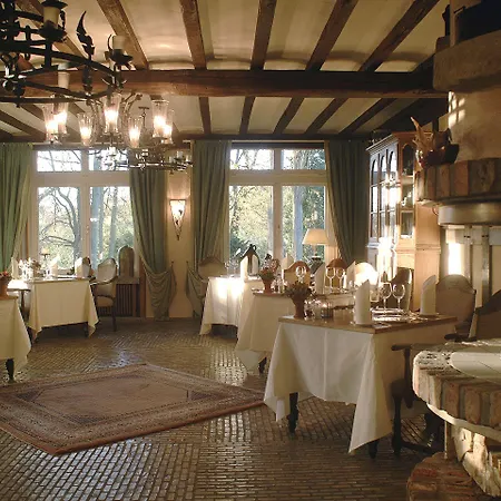 Romantik Hof Zur Linde Szálloda 4*