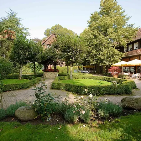 Romantik Hof Zur Linde Hotel 4*