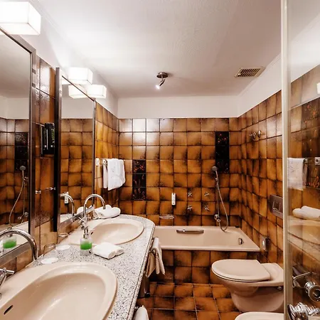 Romantik Hof Zur Linde Отель Мюнстер