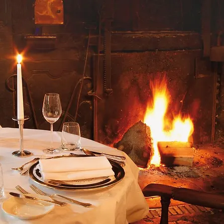 Romantik Hof Zur Linde Hotel 4*