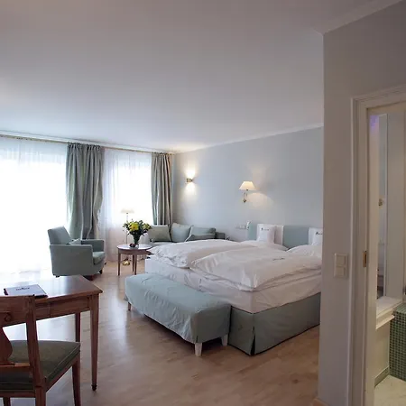 Romantik Hof Zur Linde Szálloda