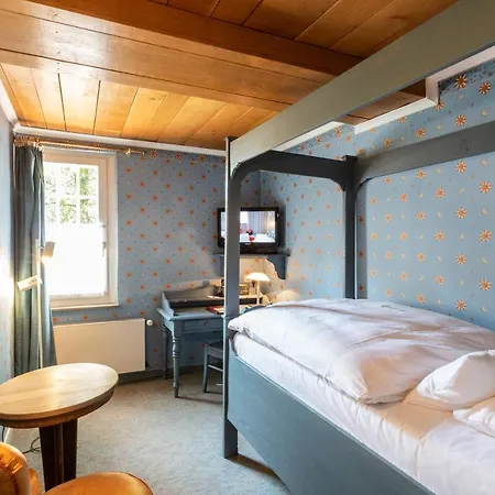 Hotel Romantik Hof Zur Linde 4*