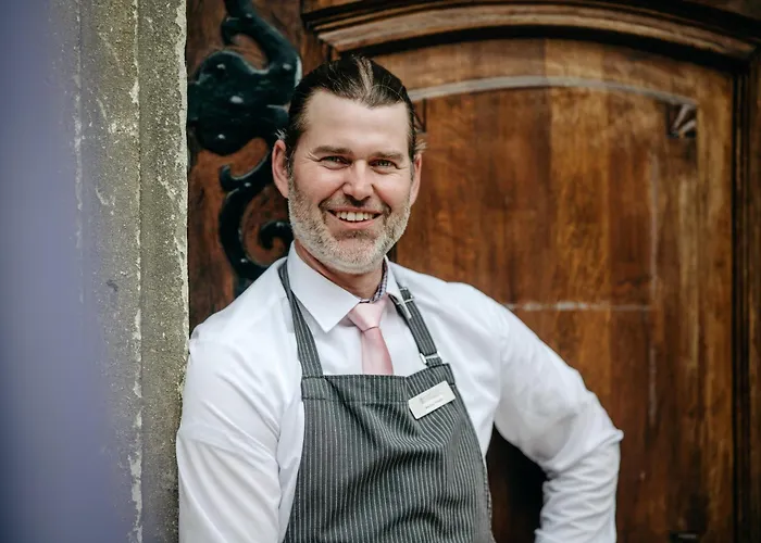 فندق Romantik Hof Zur Linde 4*