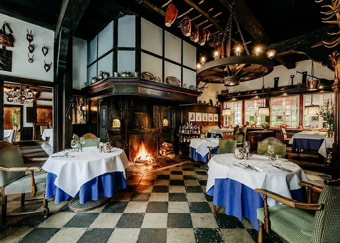 Romantik Hof Zur Linde فندق 4*