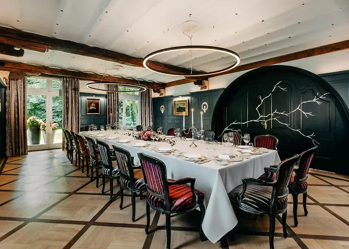 Romantik Hof Zur Linde فندق مونستر