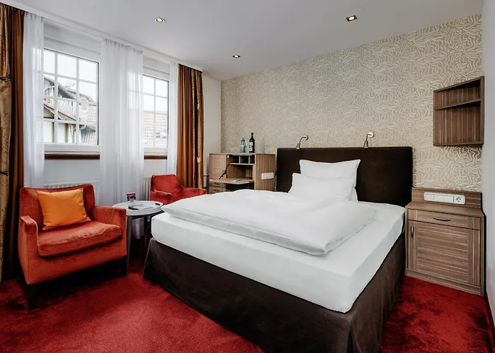 Romantik Hof Zur Linde 호텔