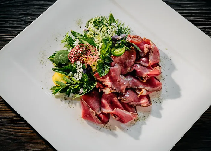 호텔 Romantik Hof Zur Linde 4*