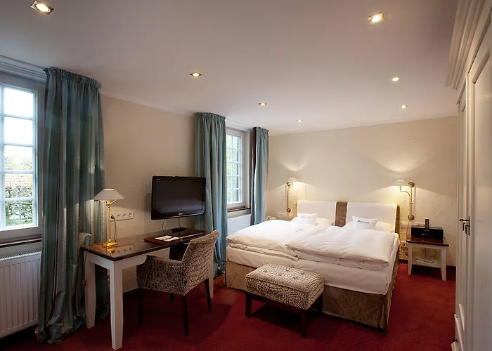 Romantik Hof Zur Linde 호텔