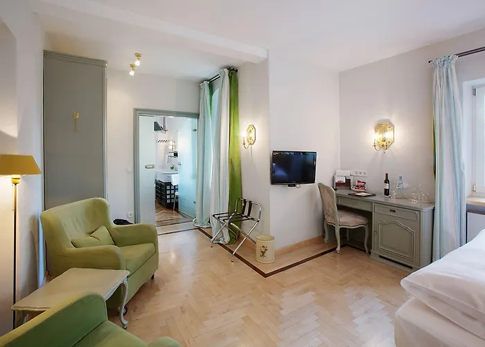 Romantik Hof Zur Linde فندق مونستر