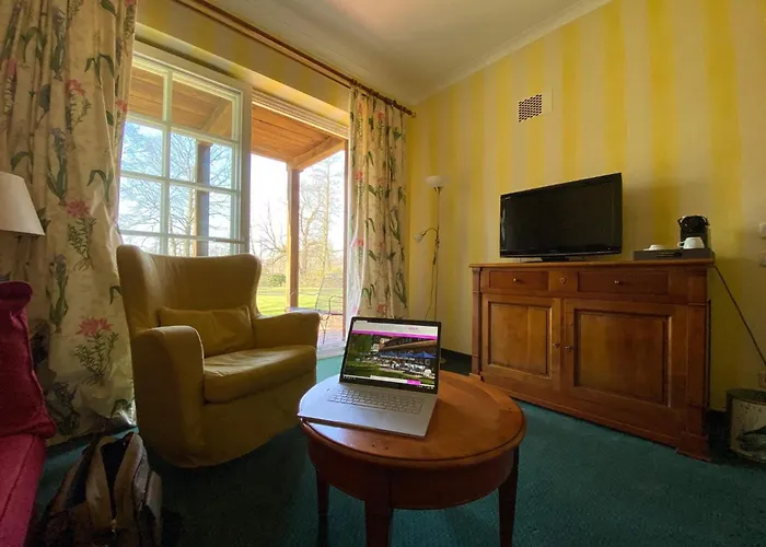 Romantik Hof Zur Linde 호텔