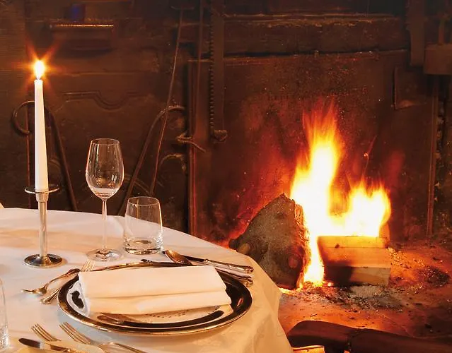 Romantik Hof Zur Linde فندق 4*